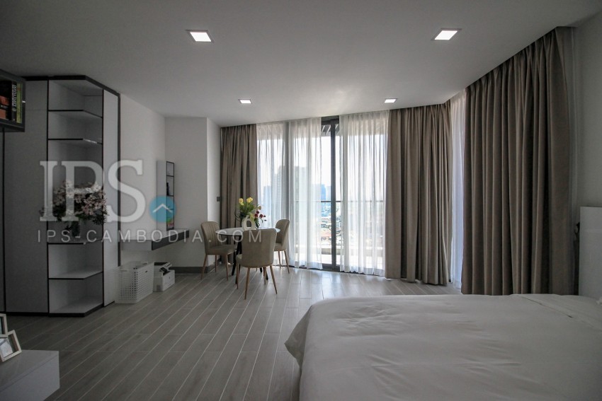 3 Bedroom Serviced Apartment For Rent - Tonle Bassac, Phnom Penh