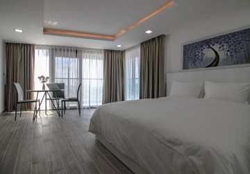 3 Bedroom Serviced Apartment For Rent - Tonle Bassac, Phnom Penh thumbnail