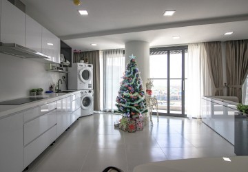 3 Bedroom Serviced Apartment For Rent - Tonle Bassac, Phnom Penh thumbnail