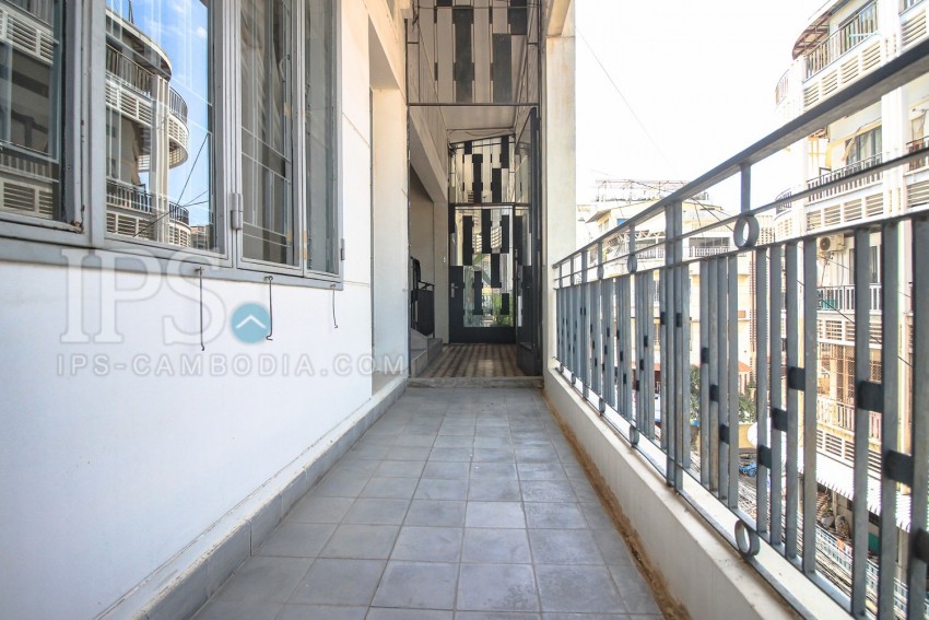 Renovated 2 Bedroom Apartment For Rent - Phsar Chas, Phnom Penh