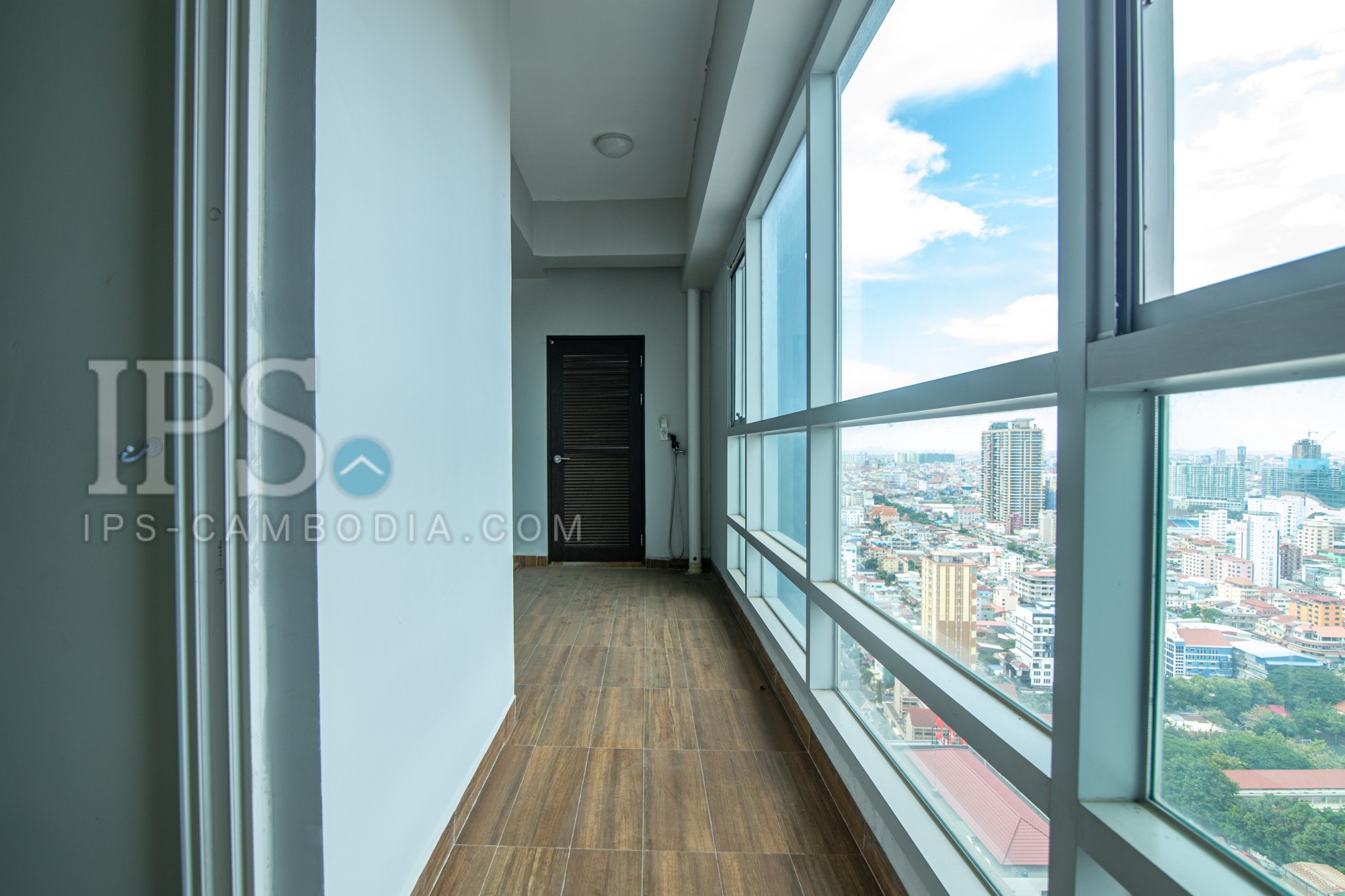 5 Bedroom Apartment For Rent - BKK1, Phnom Penh thumbnail