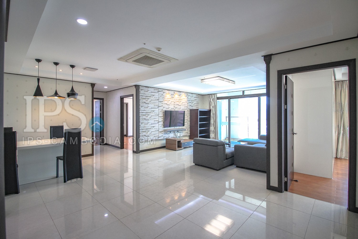 3 Bedroom Apartment For Rent - BKK1, Phnom Penh 