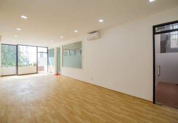 350 Sqm Office Space For Rent - Daun Penh, Phnom penh thumbnail