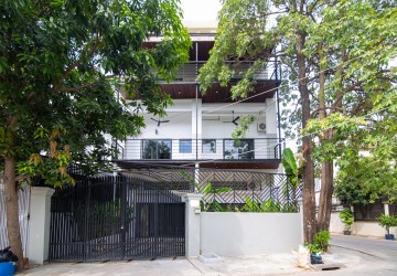 Ground Floor 4 Bedroom Apartment For Rent - Tuol Kork, Phnom Penh thumbnail