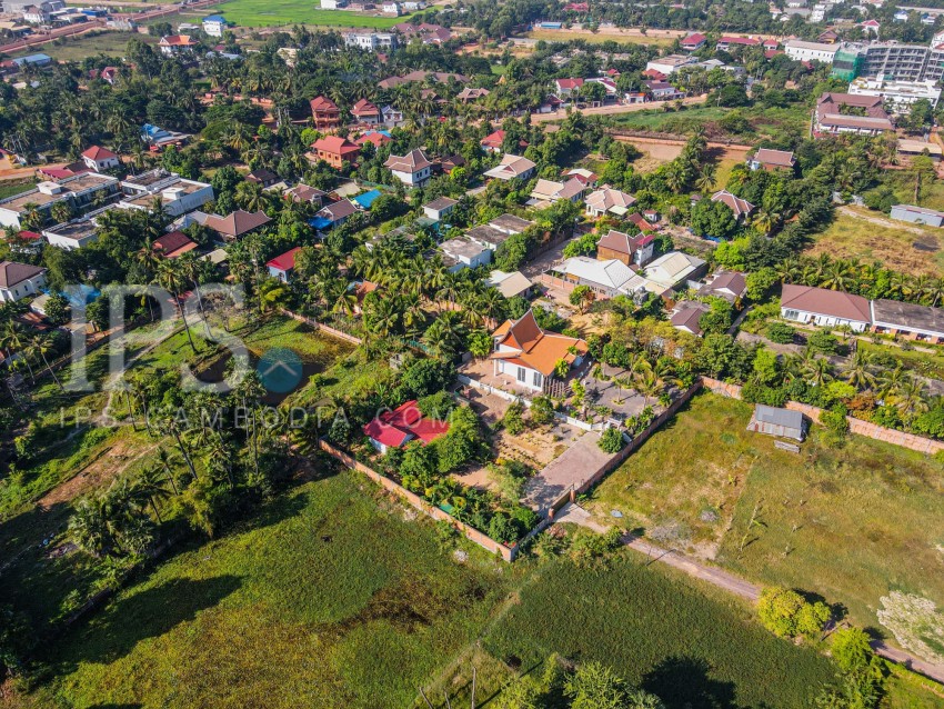 2317 Sqm Land with 2 Houses For Sale - Sala Kamruek, Siem Reap