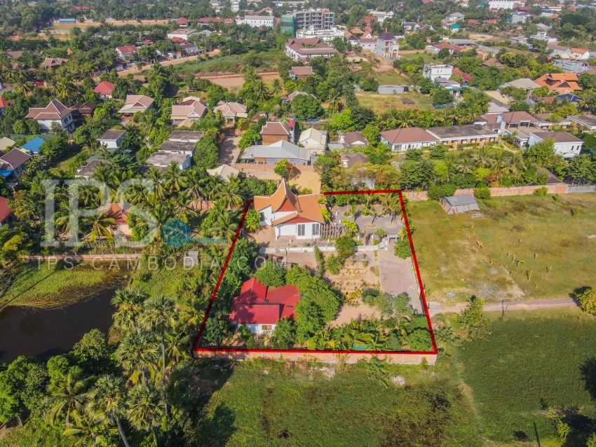 2317 Sqm Land with 2 Houses For Sale - Sala Kamruek, Siem Reap