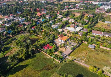 2317 Sqm Land with 2 Houses For Sale - Sala Kamruek, Siem Reap thumbnail