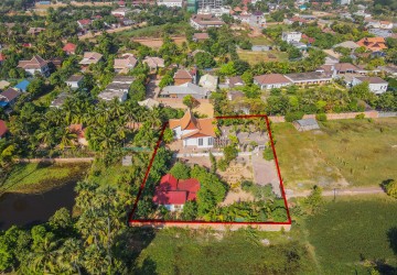 2317 Sqm Land with 2 Houses For Sale - Sala Kamruek, Siem Reap thumbnail