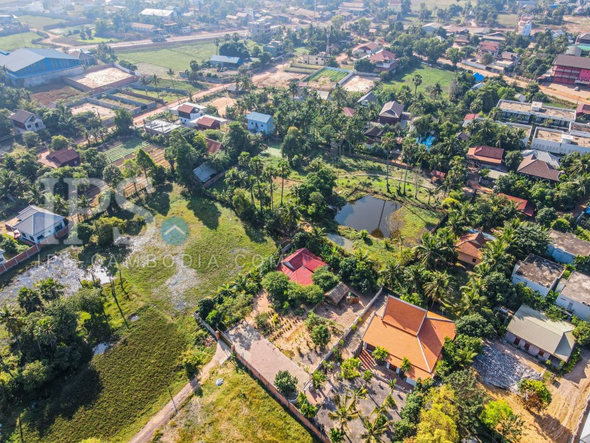 2317 Sqm Land with 2 Houses For Sale - Sala Kamruek, Siem Reap