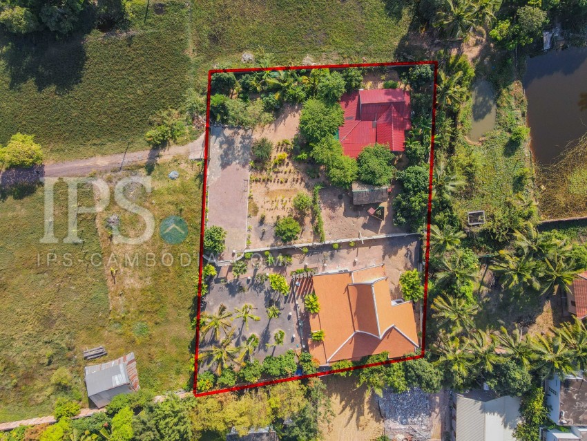 2317 Sqm Land with 2 Houses For Sale - Sala Kamruek, Siem Reap