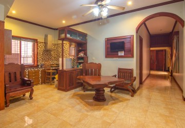 4 Bedroom House With Restaurant For Sale - Night Market, Siem Reap thumbnail