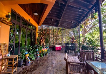 4 Bedroom House With Restaurant For Sale - Night Market, Siem Reap thumbnail