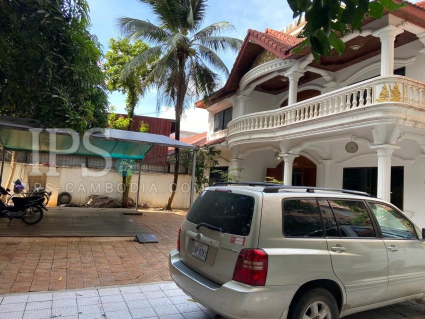 4 Bedroom Villa For Sale - Toul Tom Pong, Phnom Penh