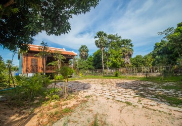 2 Bedroom Wooden House For Sale - Chreav, Siem Reap  thumbnail