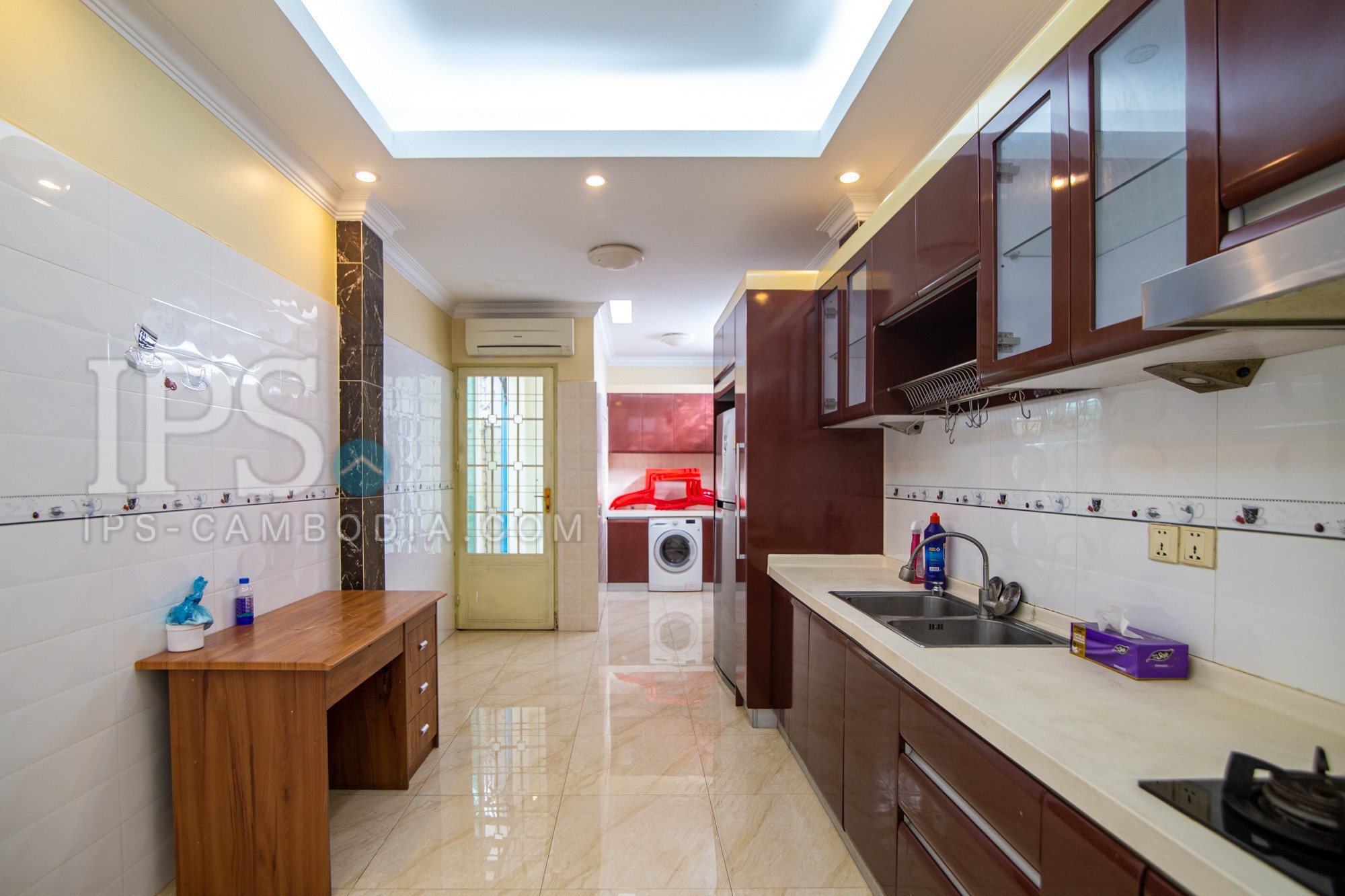 5 Bedroom Villa For Rent - Tonle Bassac, Phnom Penh - Image 6