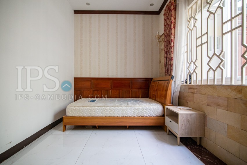 5 Bedroom Villa For Rent - Tonle Bassac, Phnom Penh