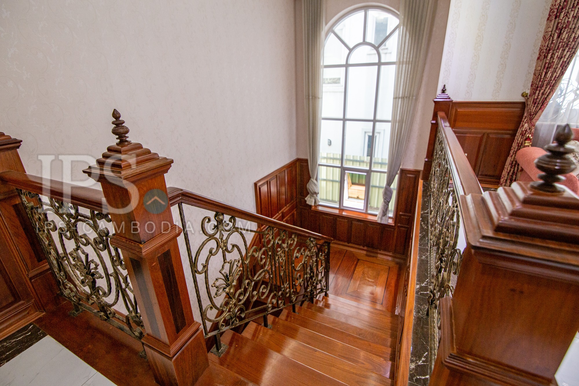 5 Bedroom Villa For Rent - Tonle Bassac, Phnom Penh - Image 11