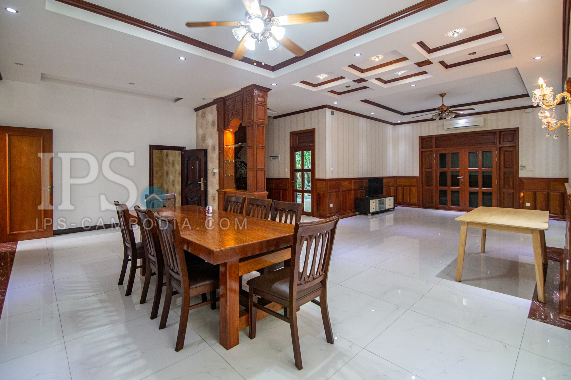 5 Bedroom Villa For Rent - Tonle Bassac, Phnom Penh - Image 2