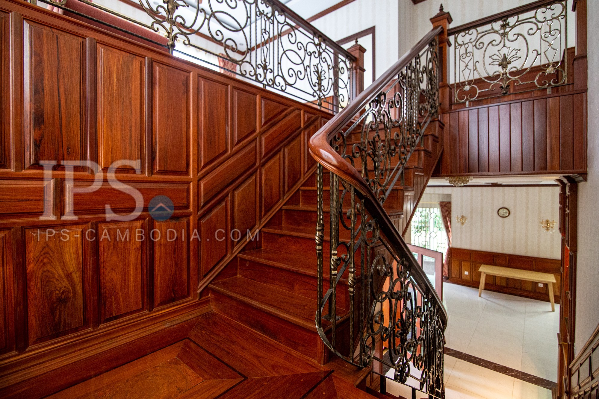 5 Bedroom Villa For Rent - Tonle Bassac, Phnom Penh - Image 10