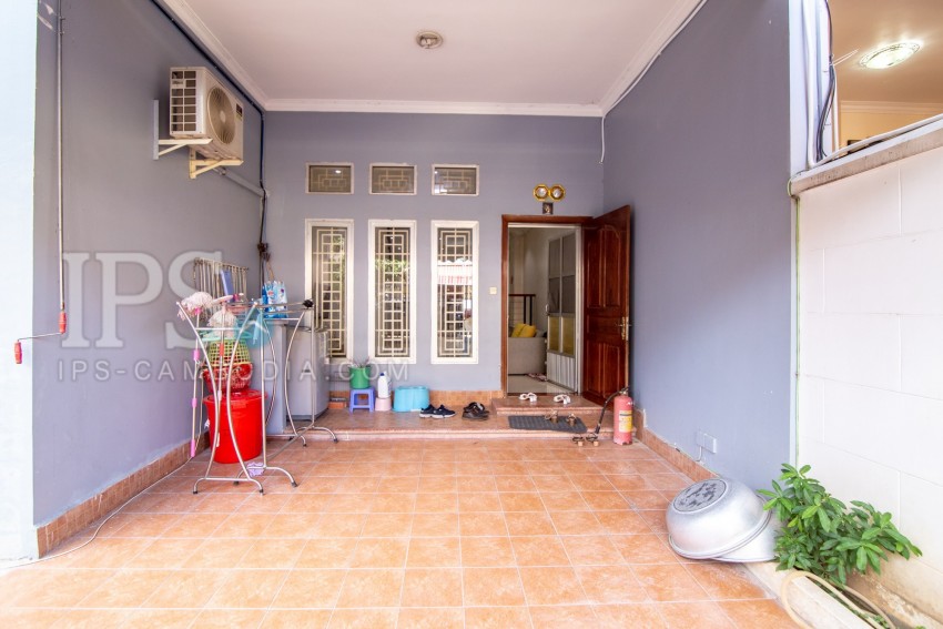 4 Bedroom Twin Villa For Sale - Borey Chamkamorn, Phnom Penh