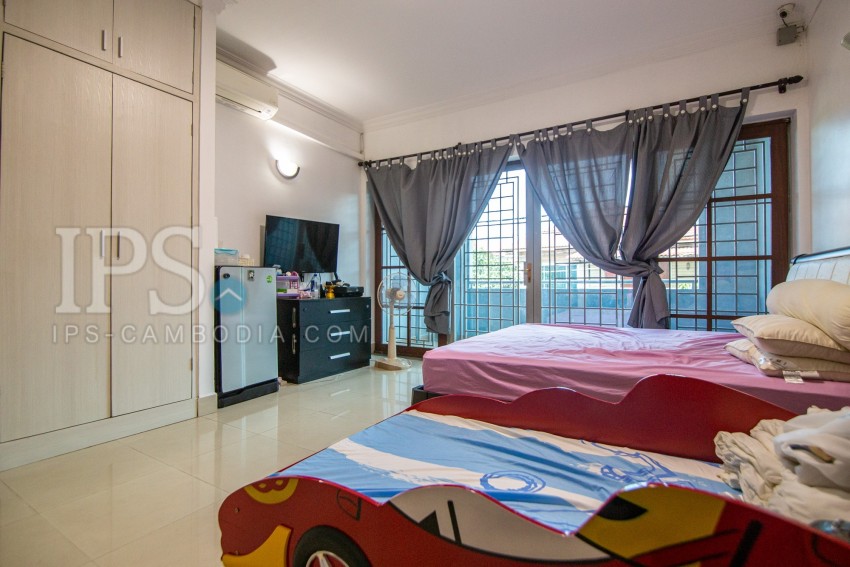 4 Bedroom Twin Villa For Sale - Borey Chamkamorn, Phnom Penh