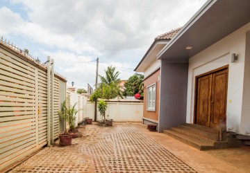 Brand New Two Bedroom Villa for Rent - Tro Peing Traeng thumbnail