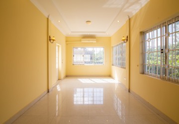 5 Bedroom Villa For Rent - Chroy Changvar, Phnom Penh thumbnail