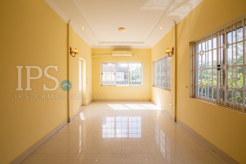 5 Bedroom Villa For Rent - Chroy Changvar, Phnom Penh