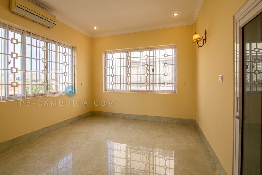 5 Bedroom Villa For Rent - Chroy Changvar, Phnom Penh