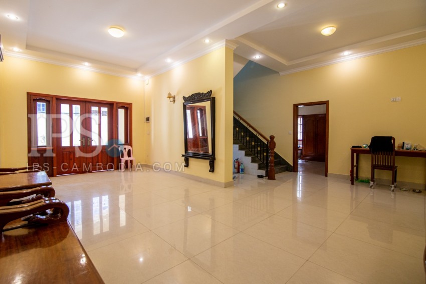 5 Bedroom Villa For Rent - Chroy Changvar, Phnom Penh