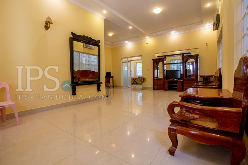 5 Bedroom Villa For Rent - Chroy Changvar, Phnom Penh