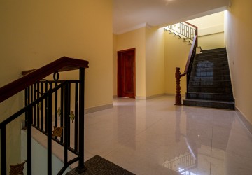 5 Bedroom Villa For Rent - Chroy Changvar, Phnom Penh thumbnail