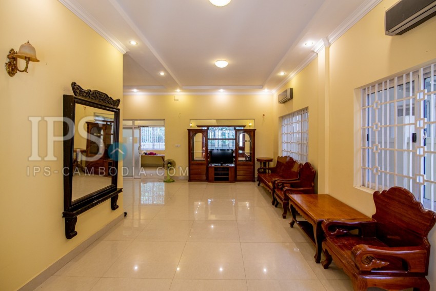 5 Bedroom Villa For Rent - Chroy Changvar, Phnom Penh