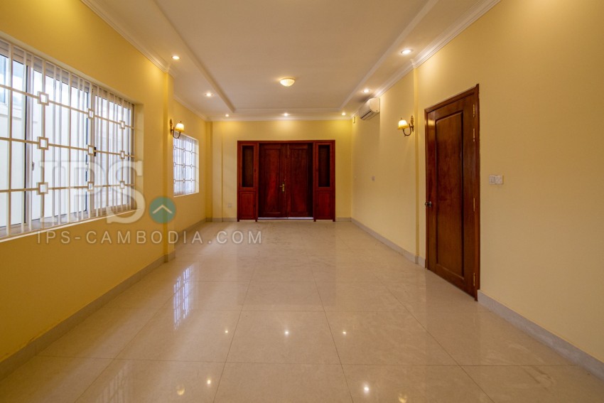 5 Bedroom Villa For Rent - Chroy Changvar, Phnom Penh