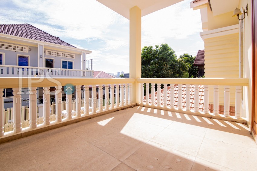 5 Bedroom Villa For Rent - Chroy Changvar, Phnom Penh