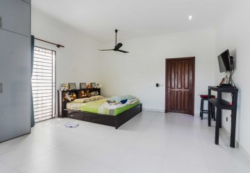 2 Bedroom Western-Style Villa For Rent - Kor Kranh, Siem Reap thumbnail