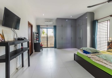2 Bedroom Western-Style Villa For Rent - Kor Kranh, Siem Reap thumbnail