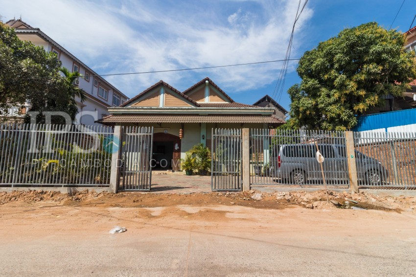  3 Bedroom House For Sale - Night Market Area, Siem Reap