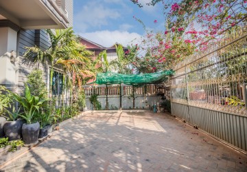 13 Bedroom Villa Hotel For Rent - Svay Dangkum, Siem Reap thumbnail