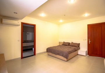 3 Bedroom Apartment For Rent in BKK1, Phnom Penh thumbnail