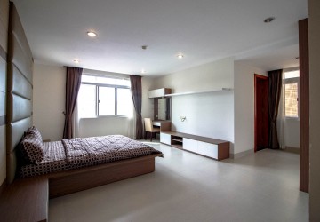 3 Bedroom Apartment For Rent in BKK1, Phnom Penh thumbnail