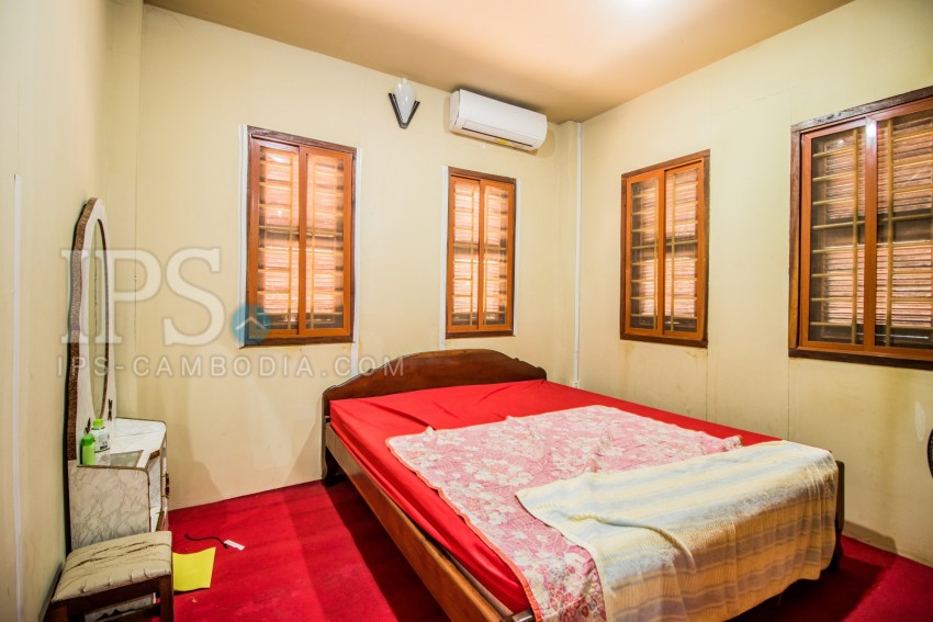 3 Bedroom Wooden Villa For Sale - Svay Dangkum, Siem Reap