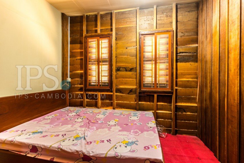 3 Bedroom Wooden Villa For Sale - Svay Dangkum, Siem Reap