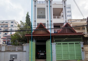 7 Bedroom Twin Villa For Rent - Toul Tum Poung 1, Chamkarmorn, Phnom Penh thumbnail