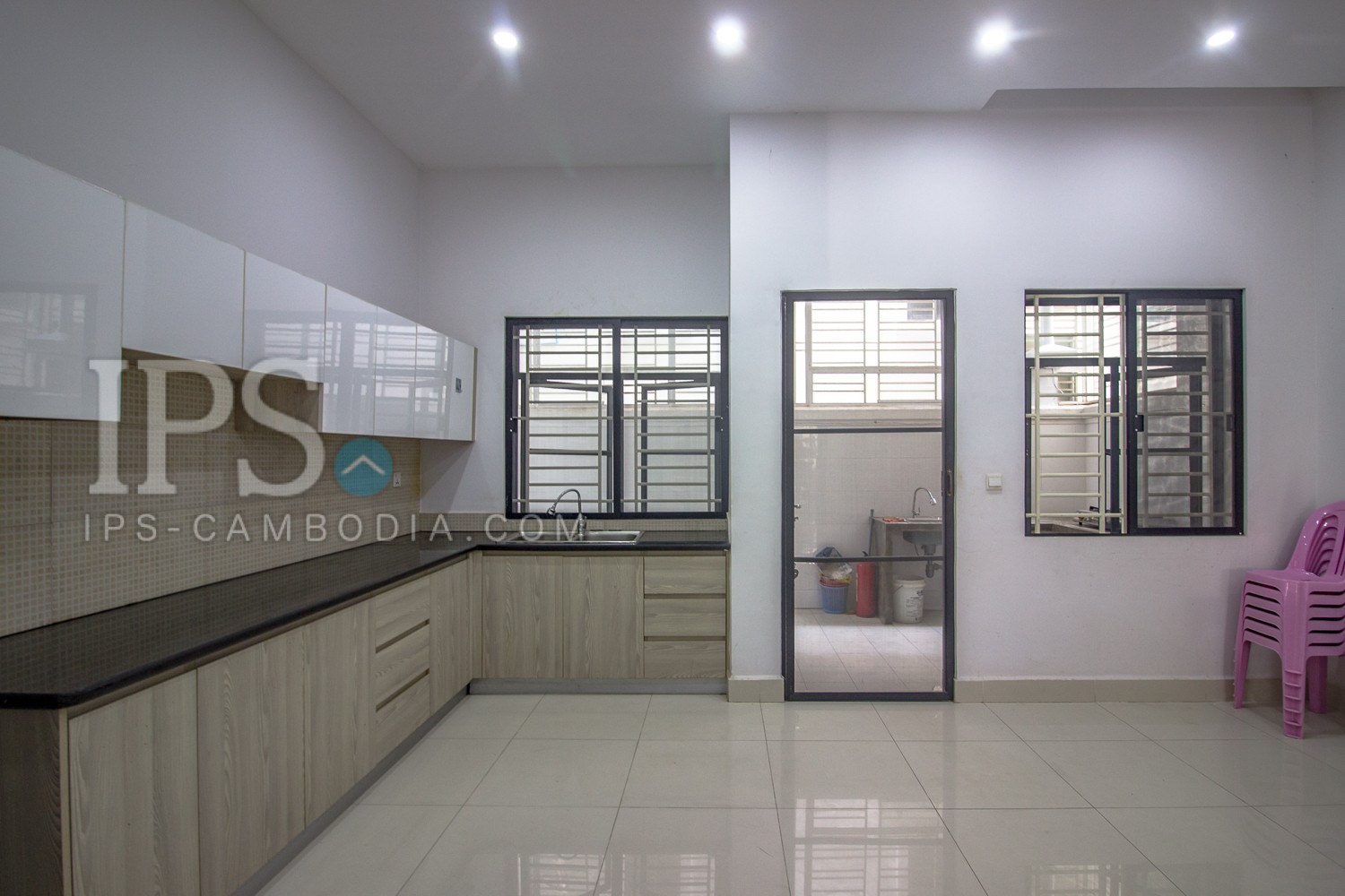 4 Bedroom Twin Villa For Rent - Meanchey, Phnom Penh - Image 17
