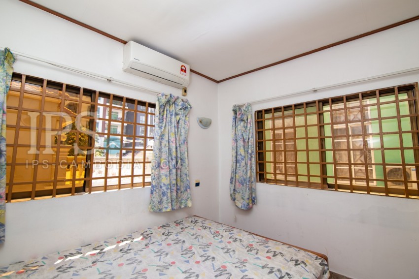 3 Bedroom Flat For Rent - BKK1, Phnom Penh