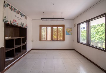 4 Bedroom Villa For Rent - Boeng Riang, Phnom Penh thumbnail