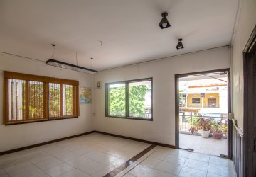 4 Bedroom Villa For Rent - Boeng Riang, Phnom Penh thumbnail