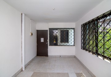 4 Bedroom Villa For Rent - Boeng Riang, Phnom Penh thumbnail