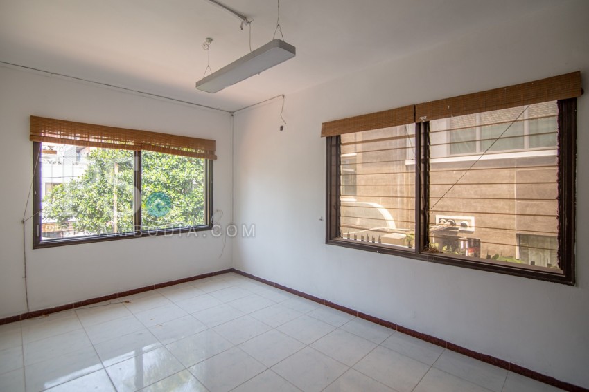 4 Bedroom Villa For Rent - Boeng Riang, Phnom Penh